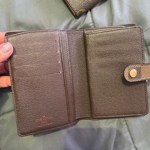 Brown wallet - Picture 5 of 8